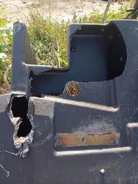 Oprava palivové nádrže Fendt 900 Vario