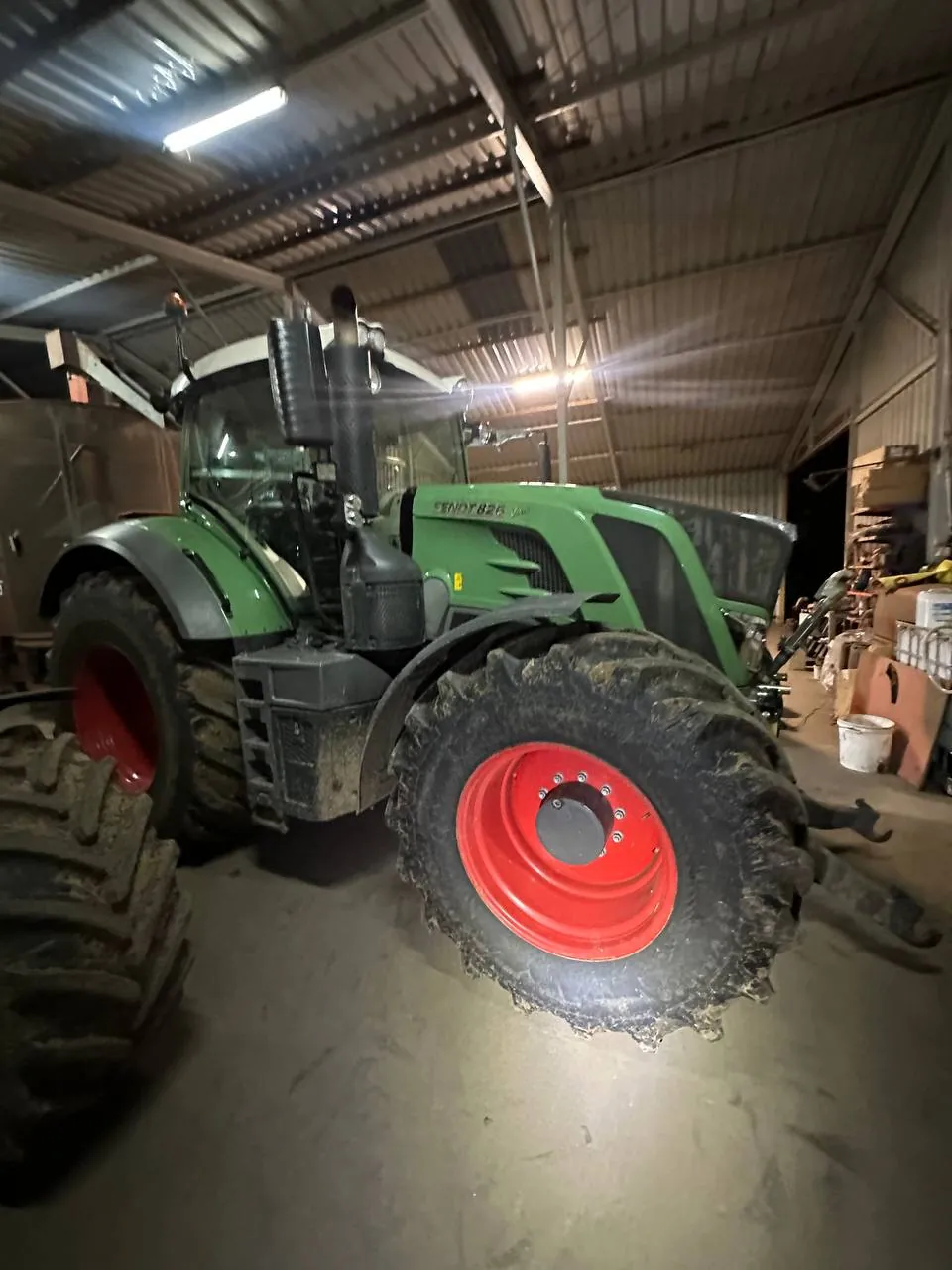 Oprava palivové nádrže Fendt 826