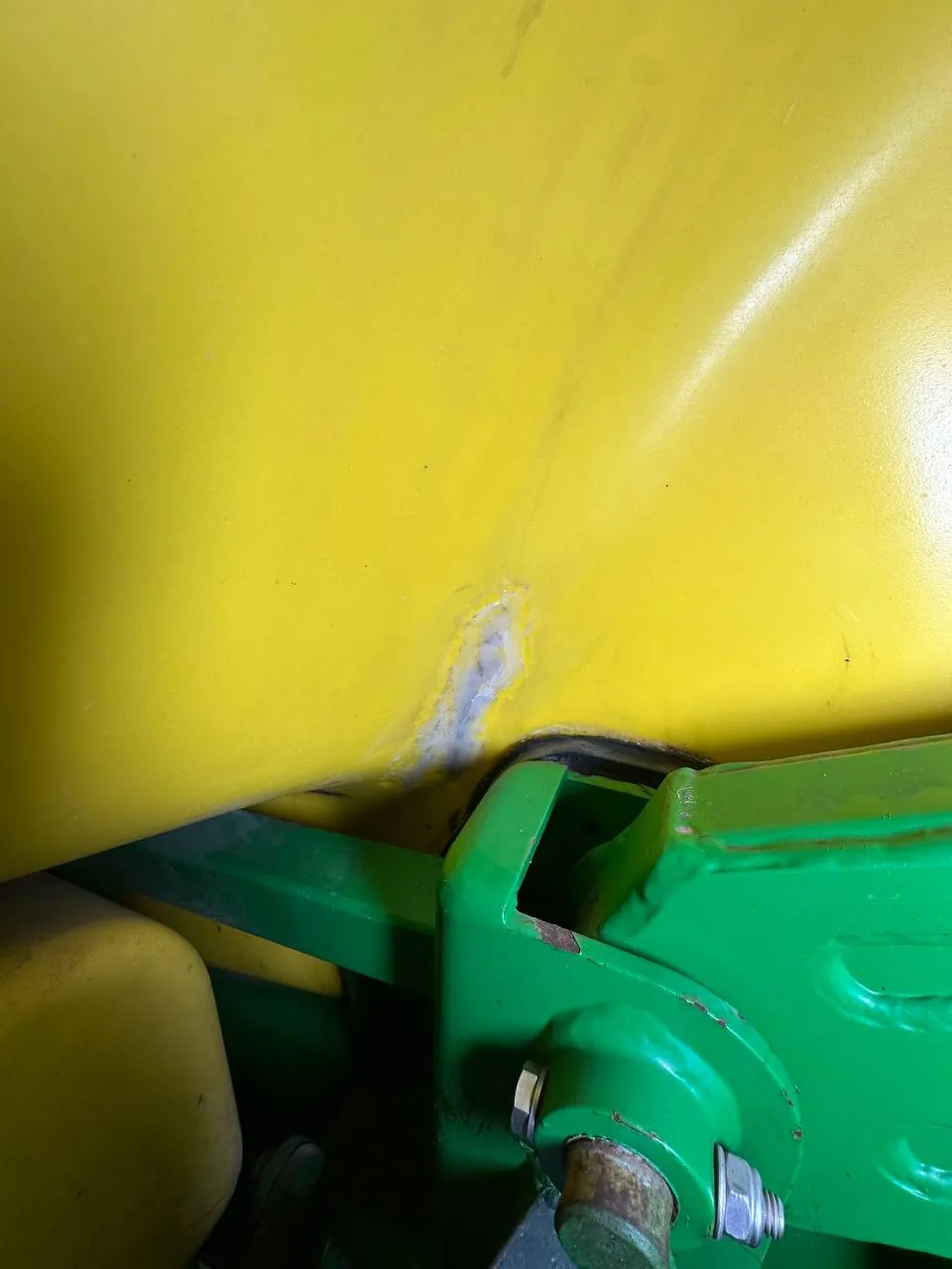 Fotografie 7 z opravy — Oprava nádrže postřikovače John Deere 740