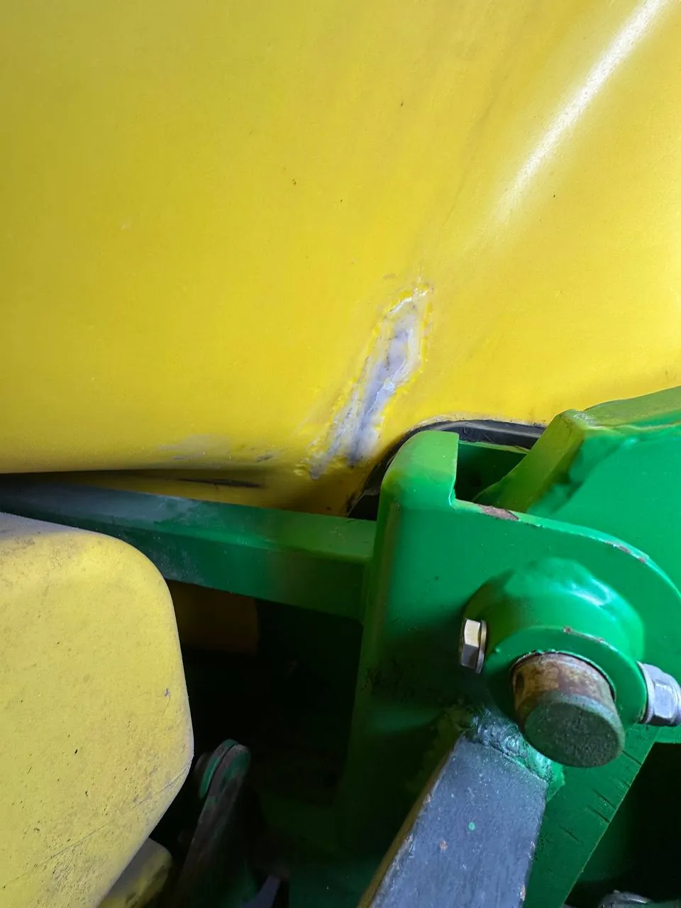 Fotografie 9 z opravy — Oprava nádrže postřikovače John Deere 740