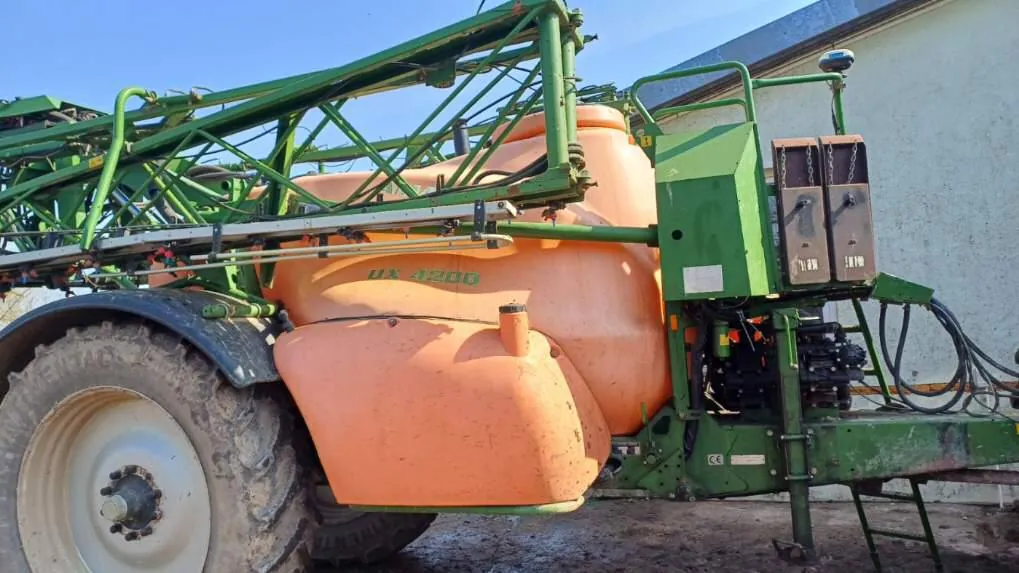 Nádrž postřikovače — Amazone UX4200
