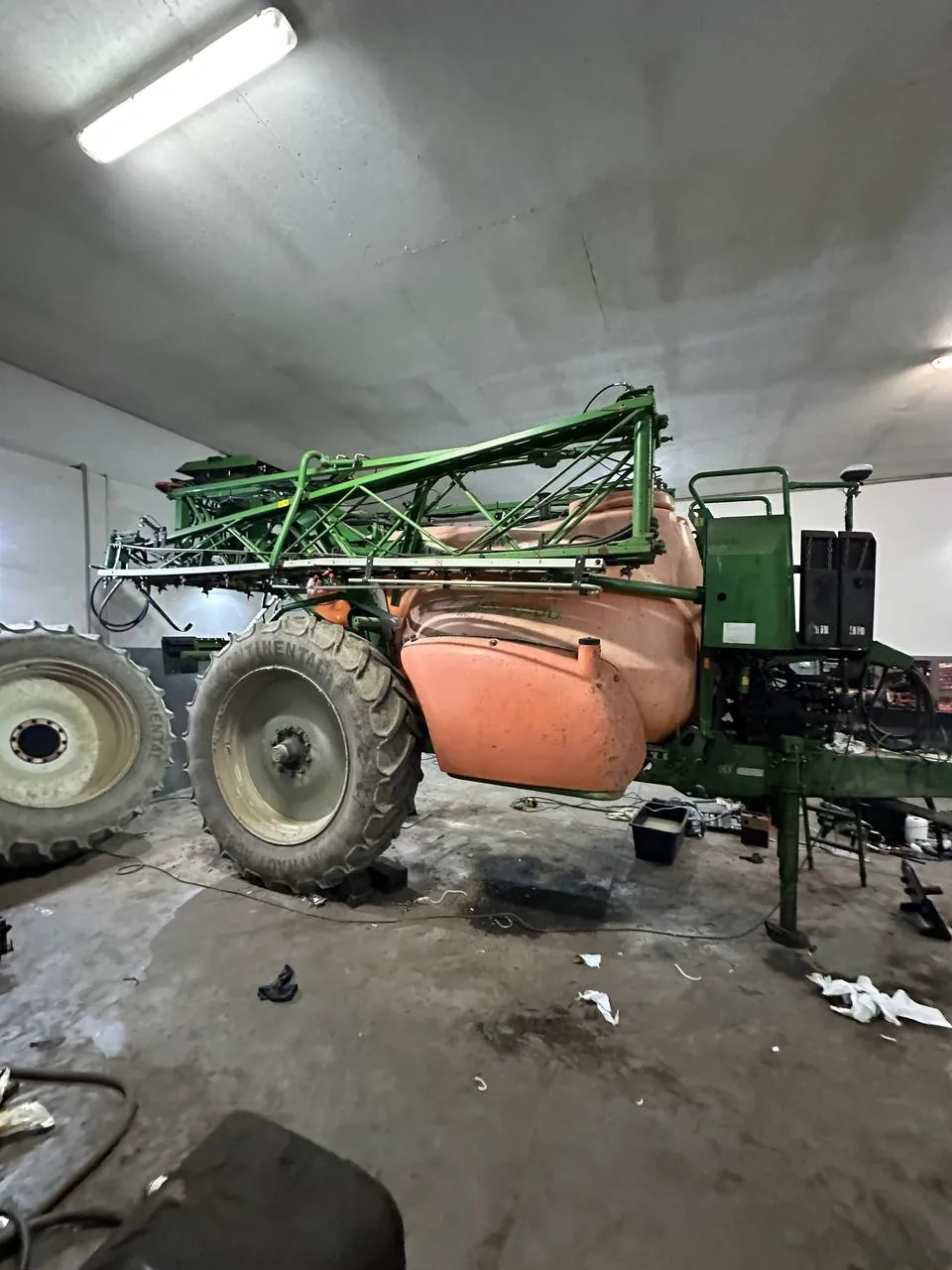 Nádrž postřikovače — Amazone UX4200