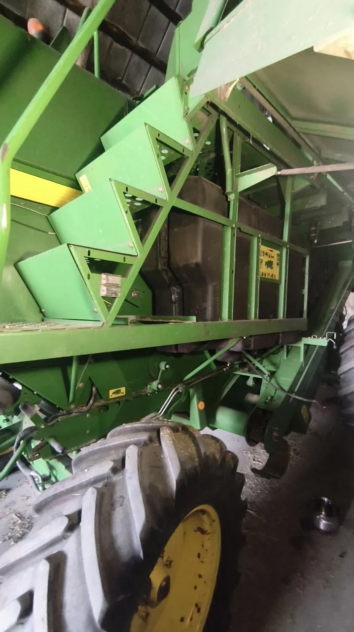 Fotografie 3 z opravy — Oprava palivové nádrže John Deere 1450