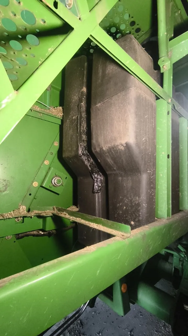 Fotografie 5 z opravy — Oprava palivové nádrže John Deere 1450