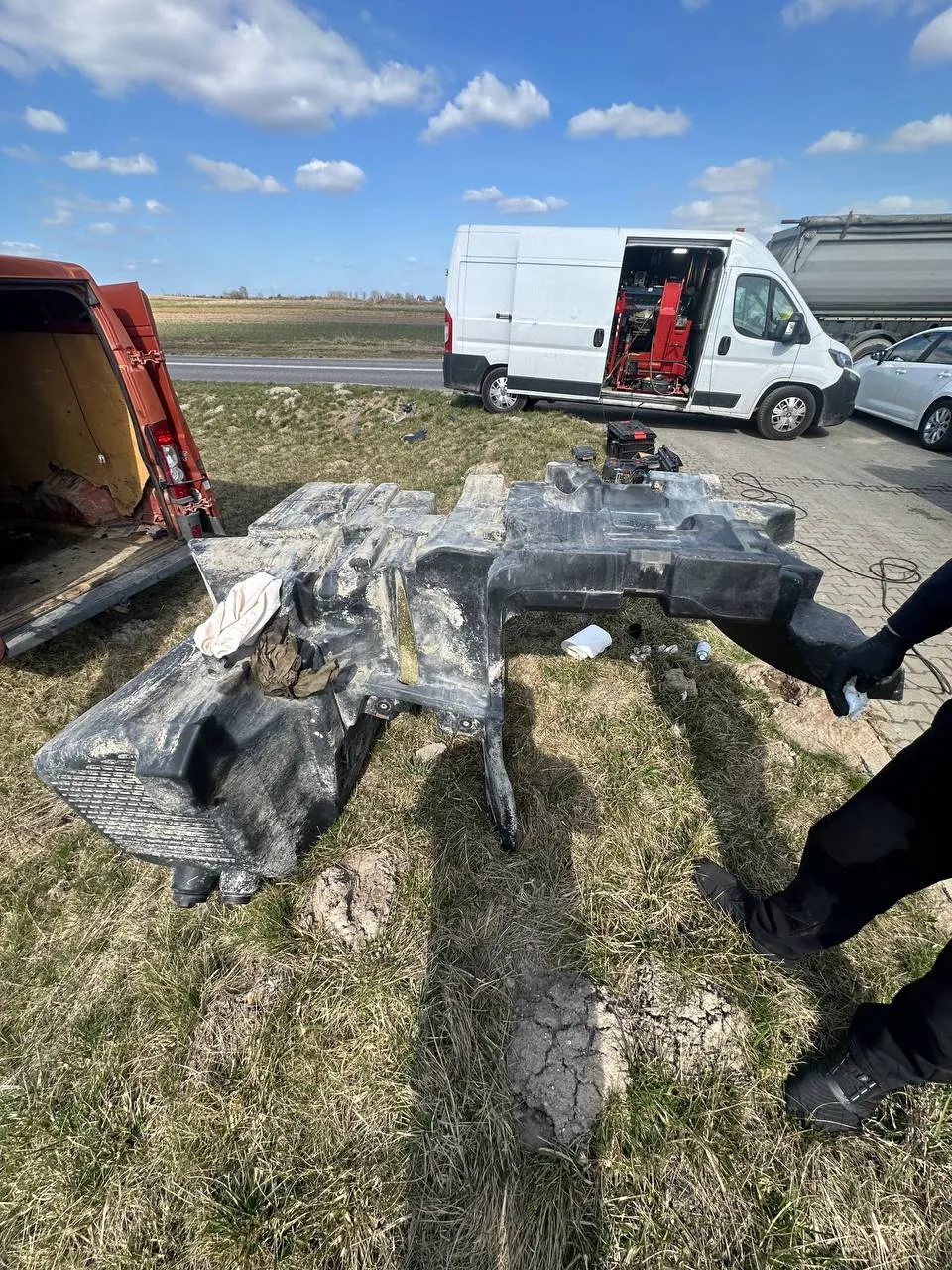 Oprava palivové nádrže Fendt 900 Vario S4