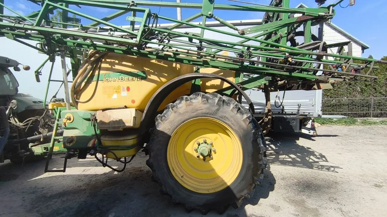 Nádrž postřikovače — John Deere M740