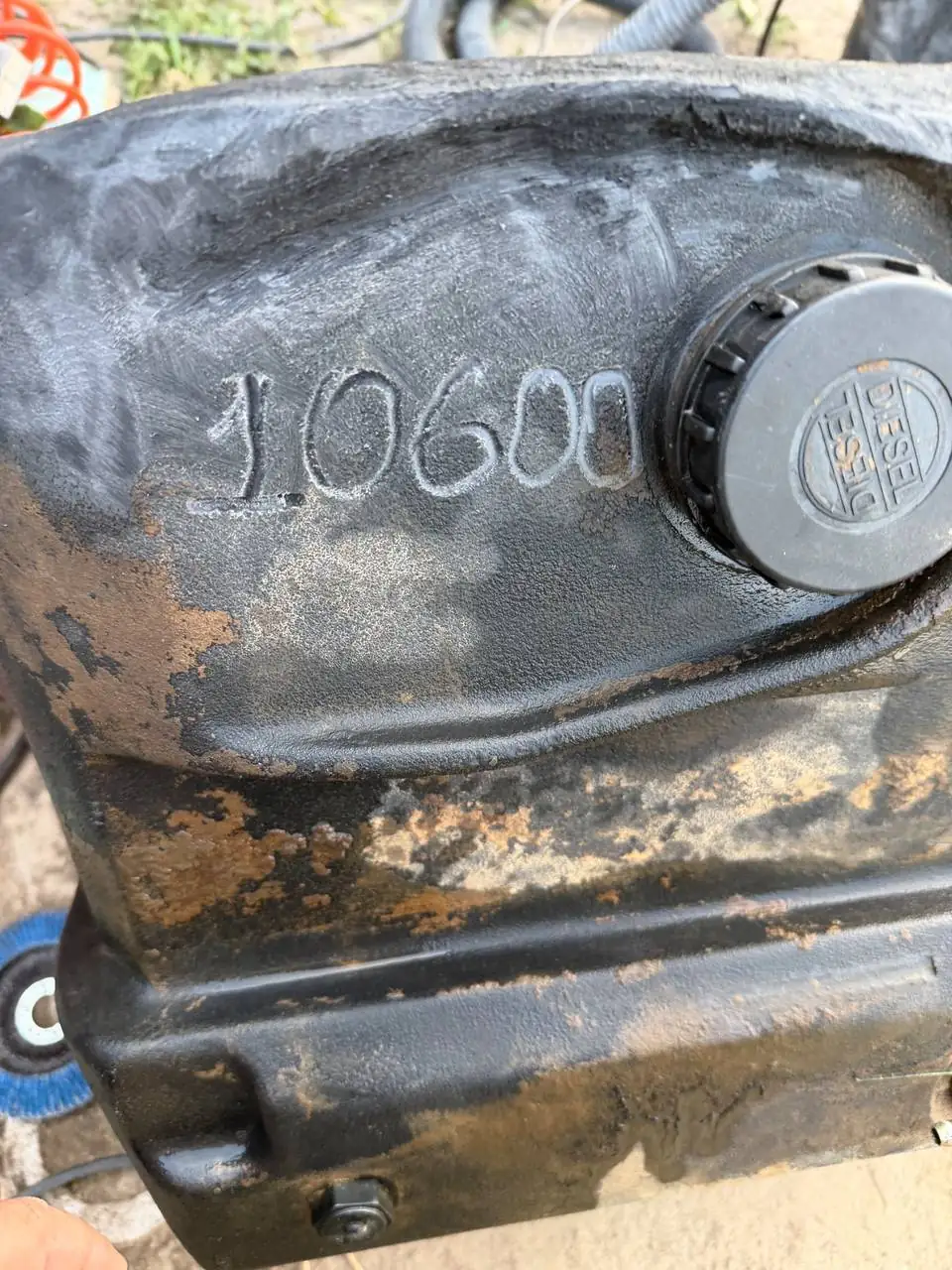 Fotografie 9 z opravy — Oprava palivové nádrže Massey Ferguson 420
