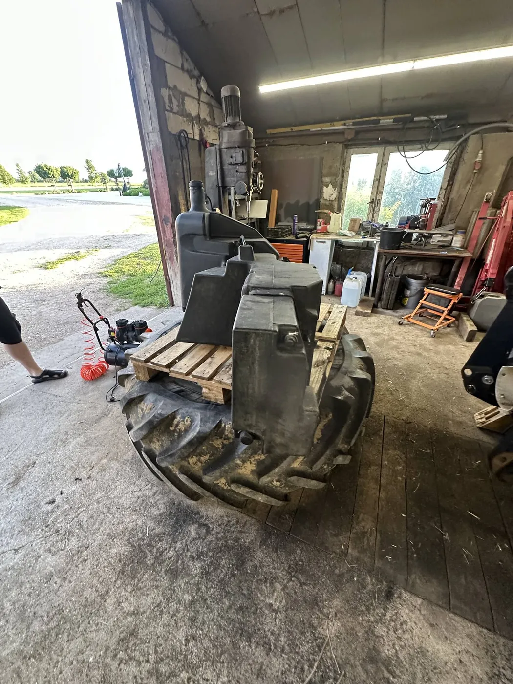 Fotografie 11 z opravy — Oprava palivové nádrže New Holland T6030