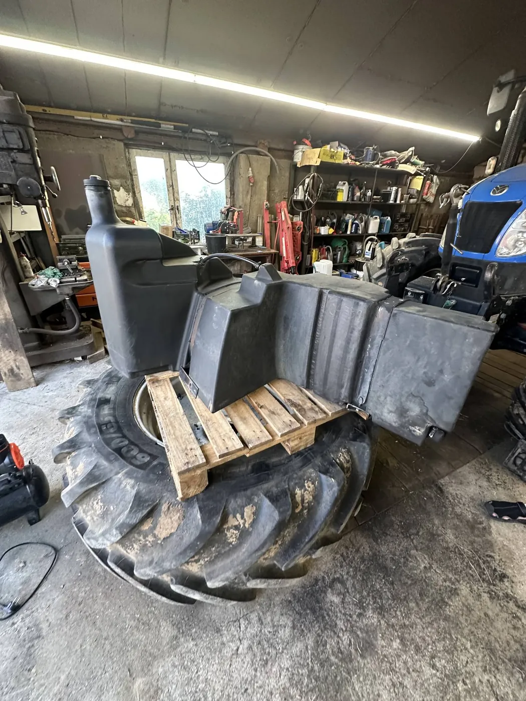 Fotografie 14 z opravy — Oprava palivové nádrže New Holland T6030