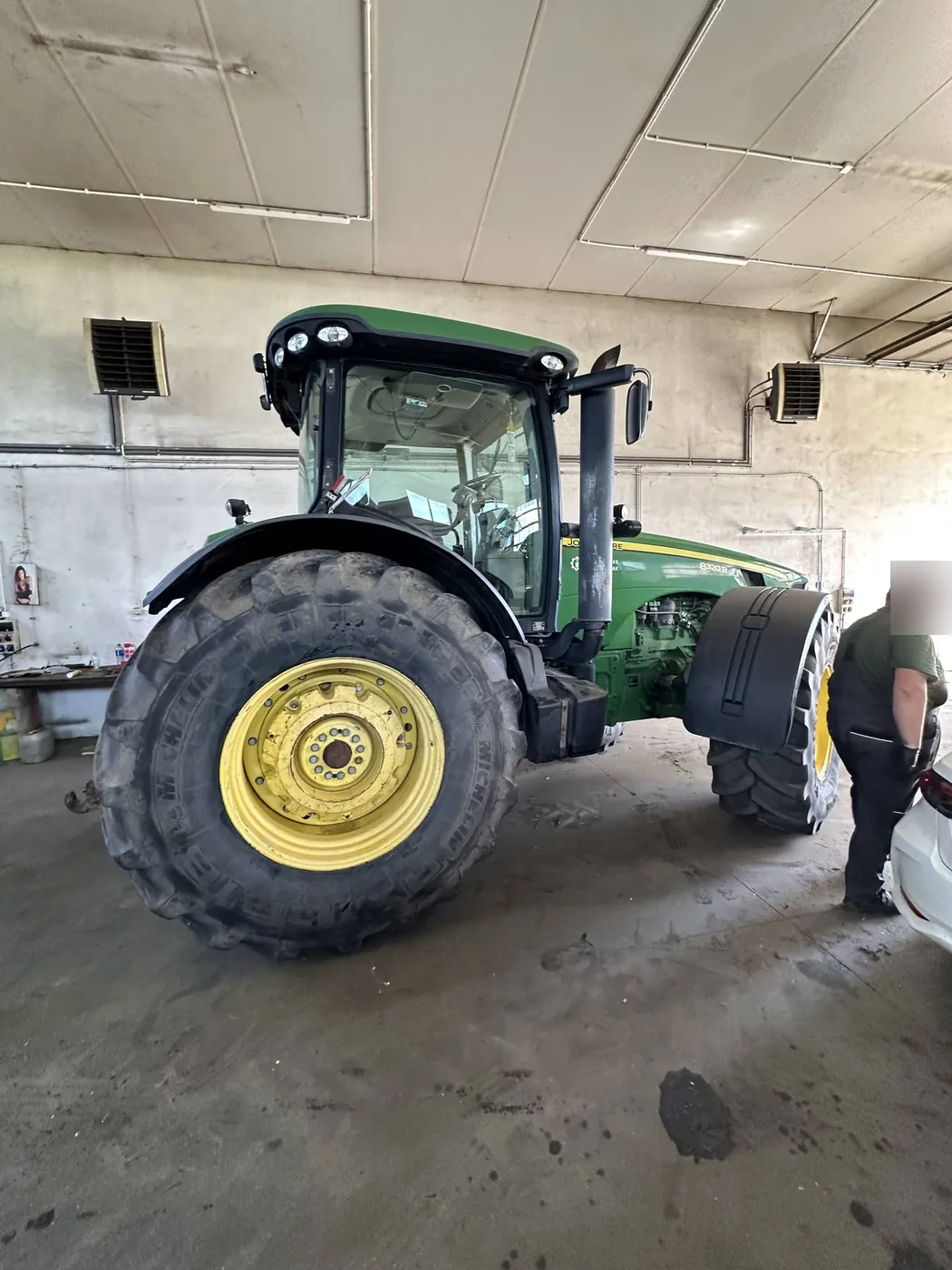 Fotografie 8 z opravy — Oprava palivové nádrže John Deere 8320R