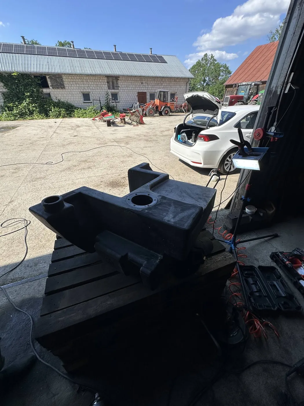 Fotografie 8 z opravy — Oprava palivové nádrže JCB 530-70