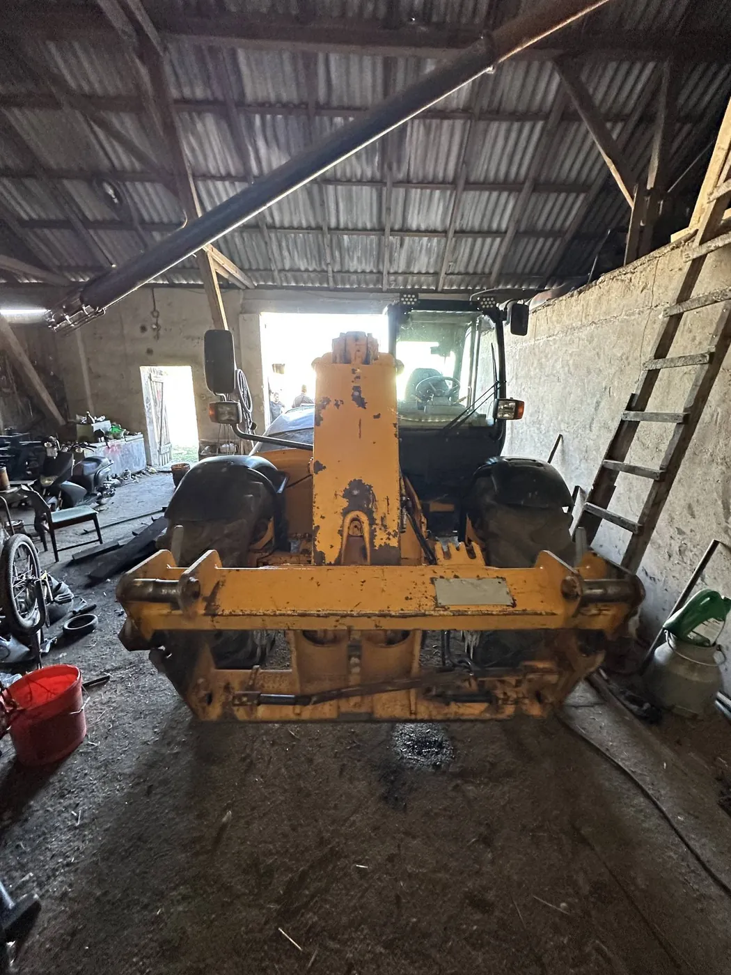 Fotografie 4 z opravy — Oprava palivové nádrže JCB — červenec 2026