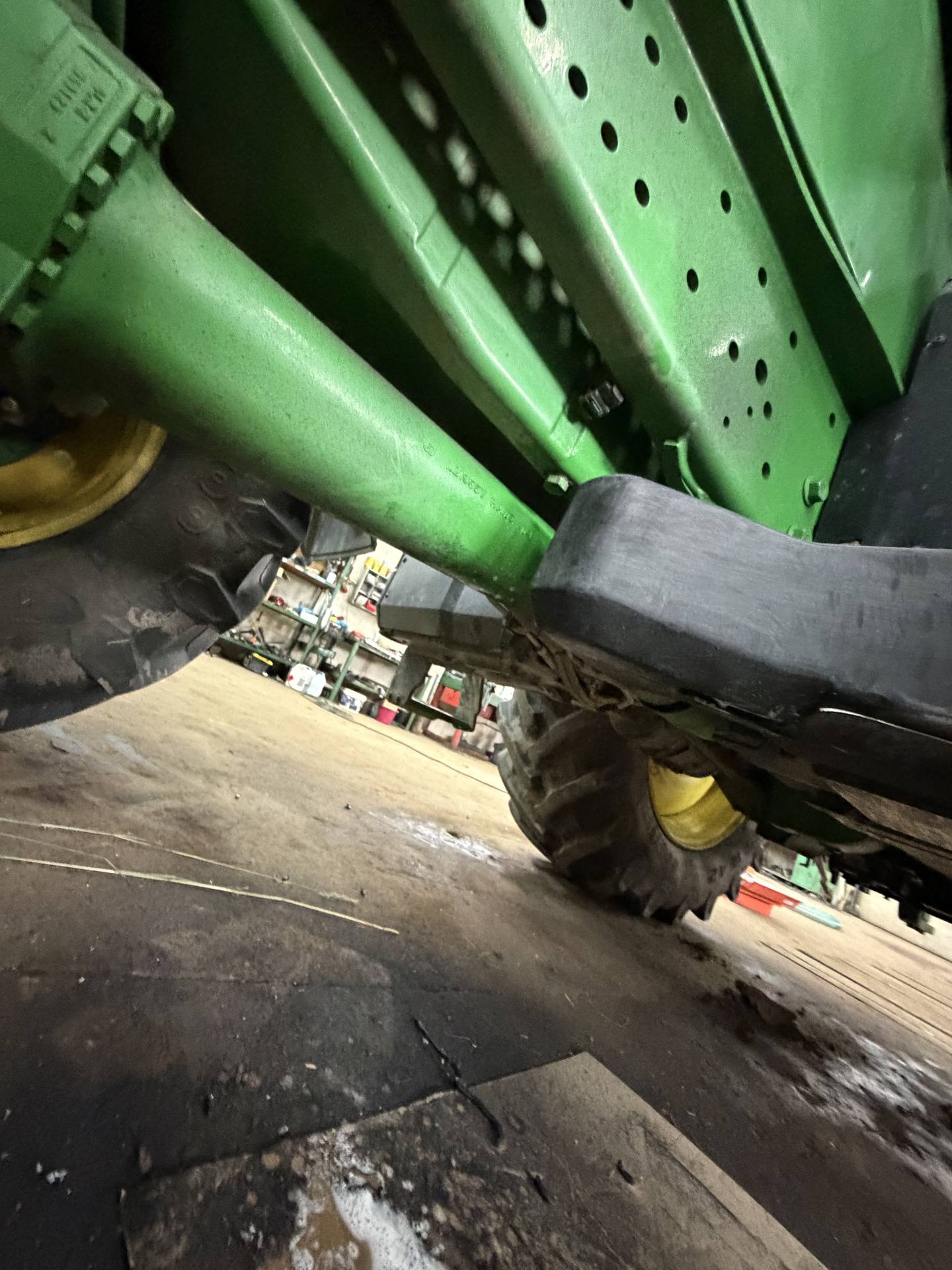 Fotografie 19 z opravy — Oprava palivové nádrže John Deere 6195M