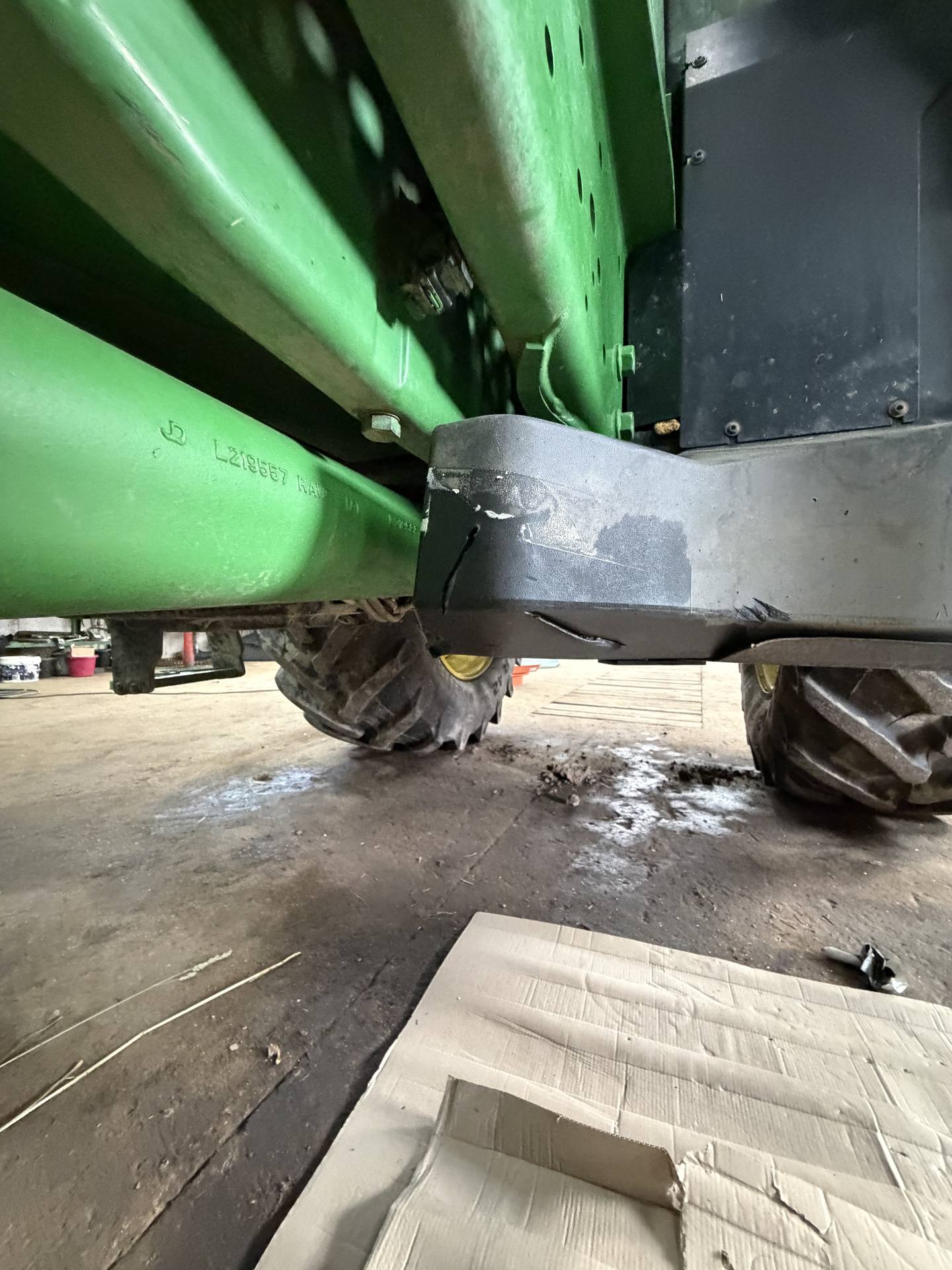Fotografie 25 z opravy — Oprava palivové nádrže John Deere 6195M