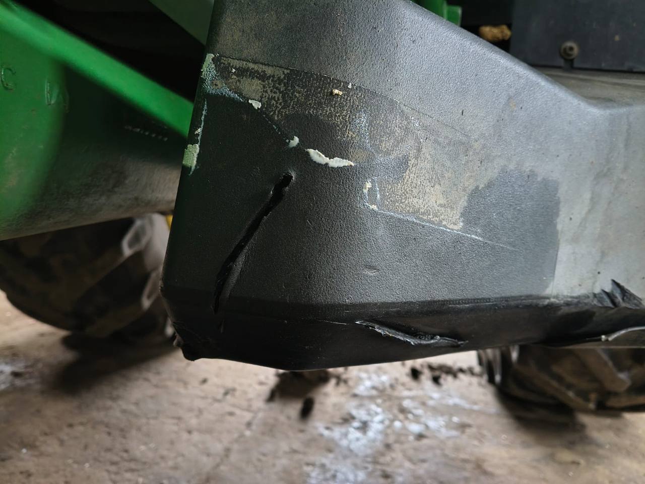 Fotografie 29 z opravy — Oprava palivové nádrže John Deere 6195M