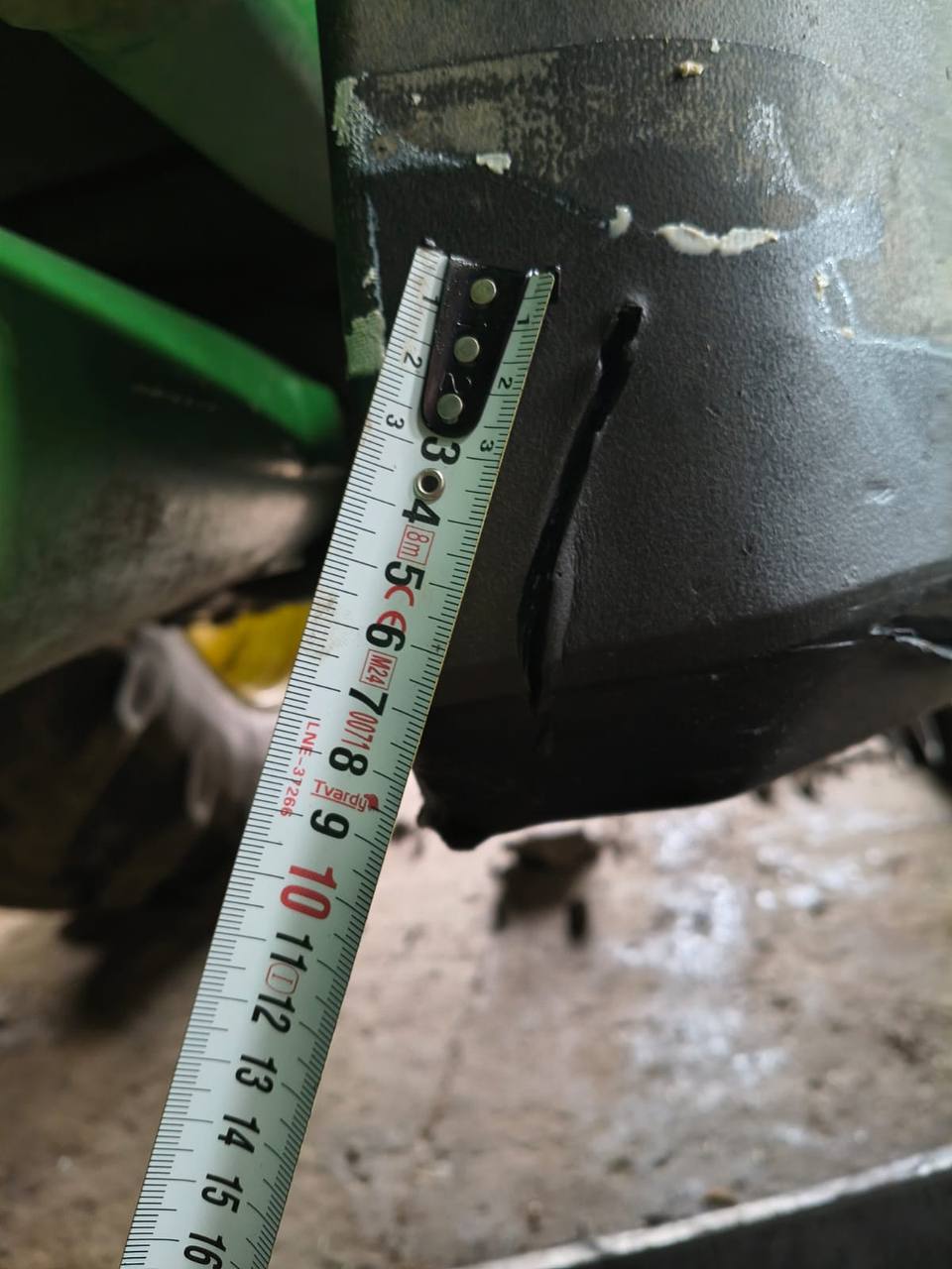 Fotografie 31 z opravy — Oprava palivové nádrže John Deere 6195M