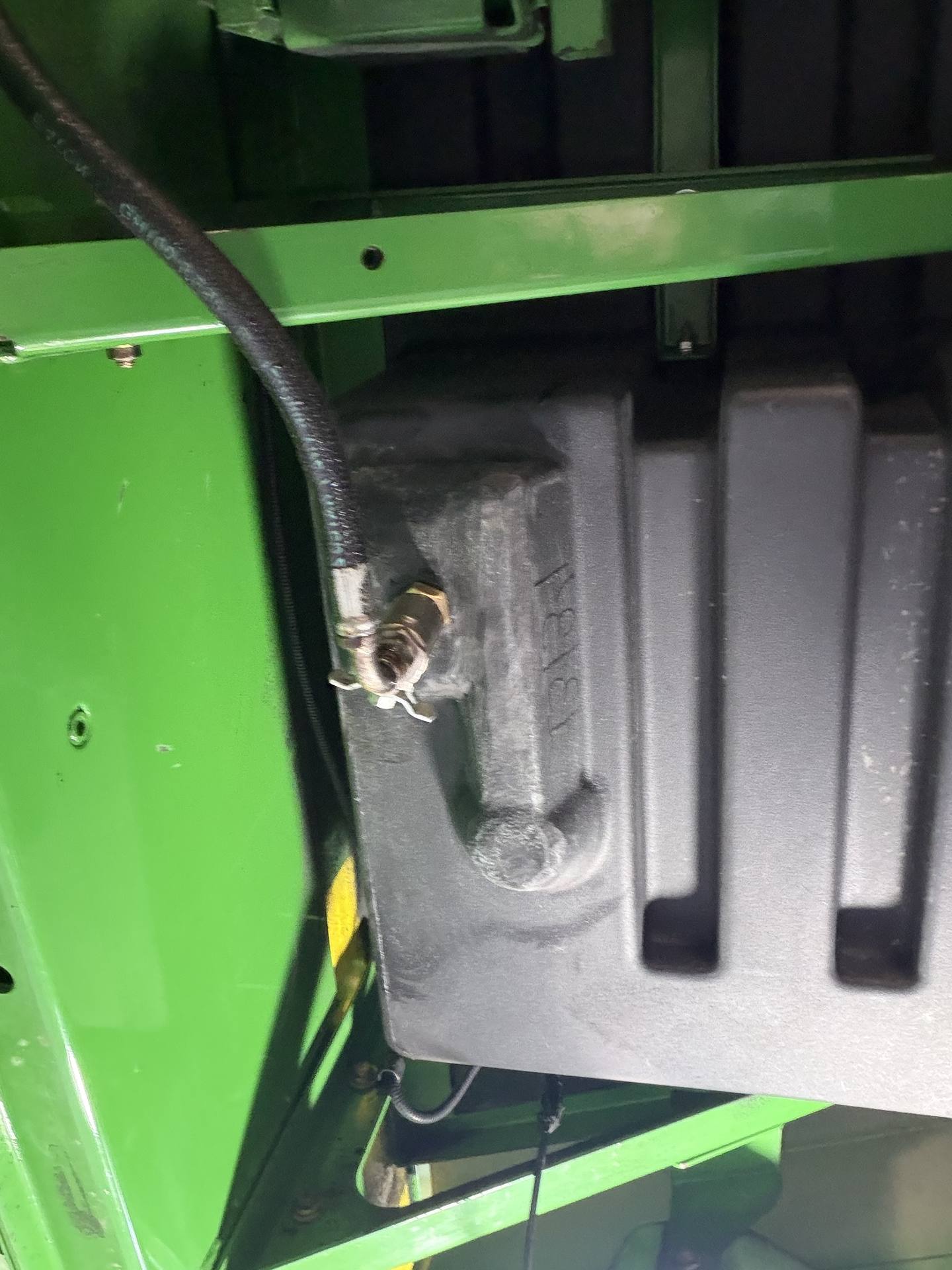 Fotografie 16 z opravy — Oprava palivové nádrže John Deere 9640 — červenec 2026