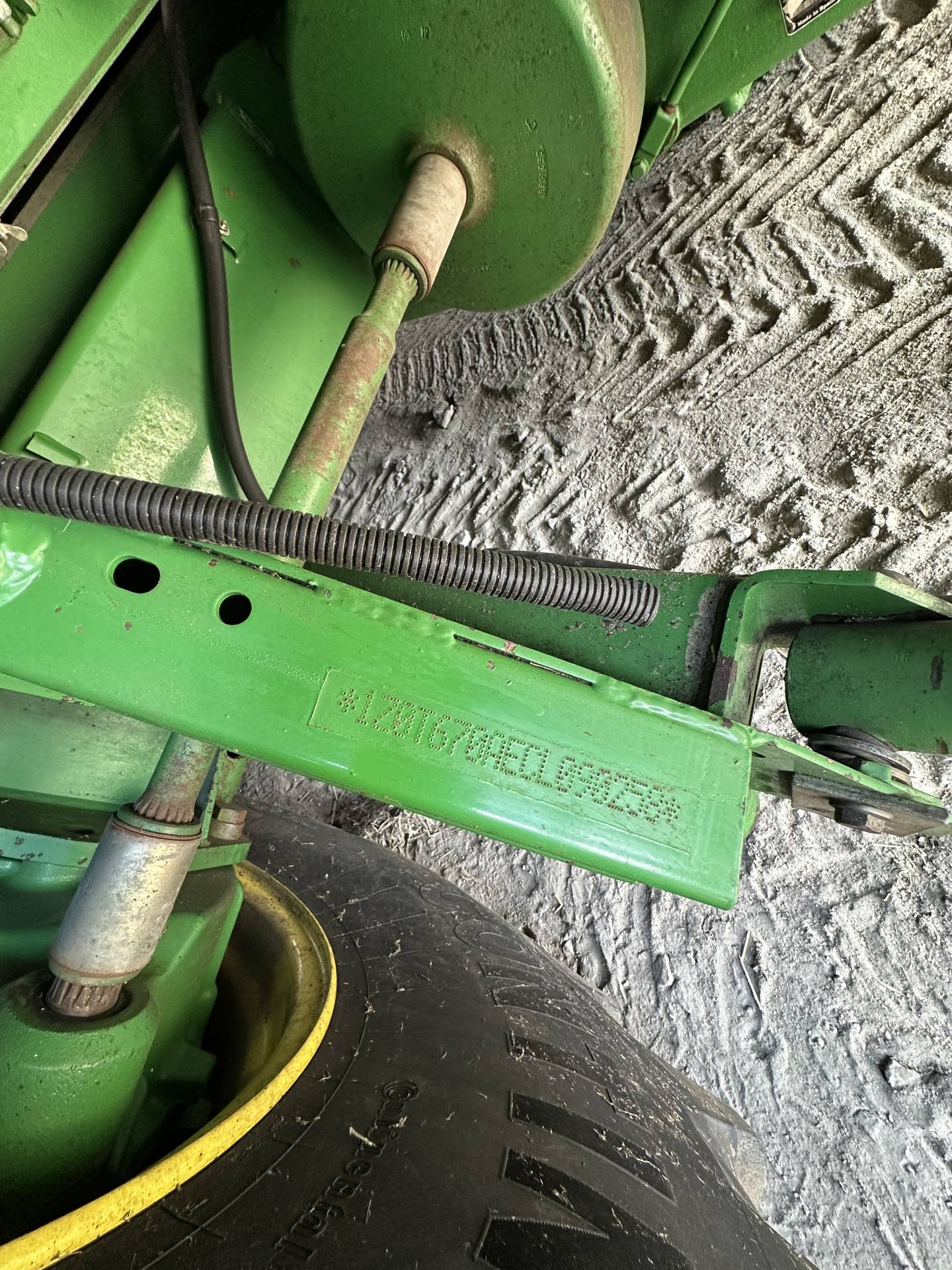 Fotografie 22 z opravy — Oprava palivové nádrže John Deere 9640 — červenec 2026
