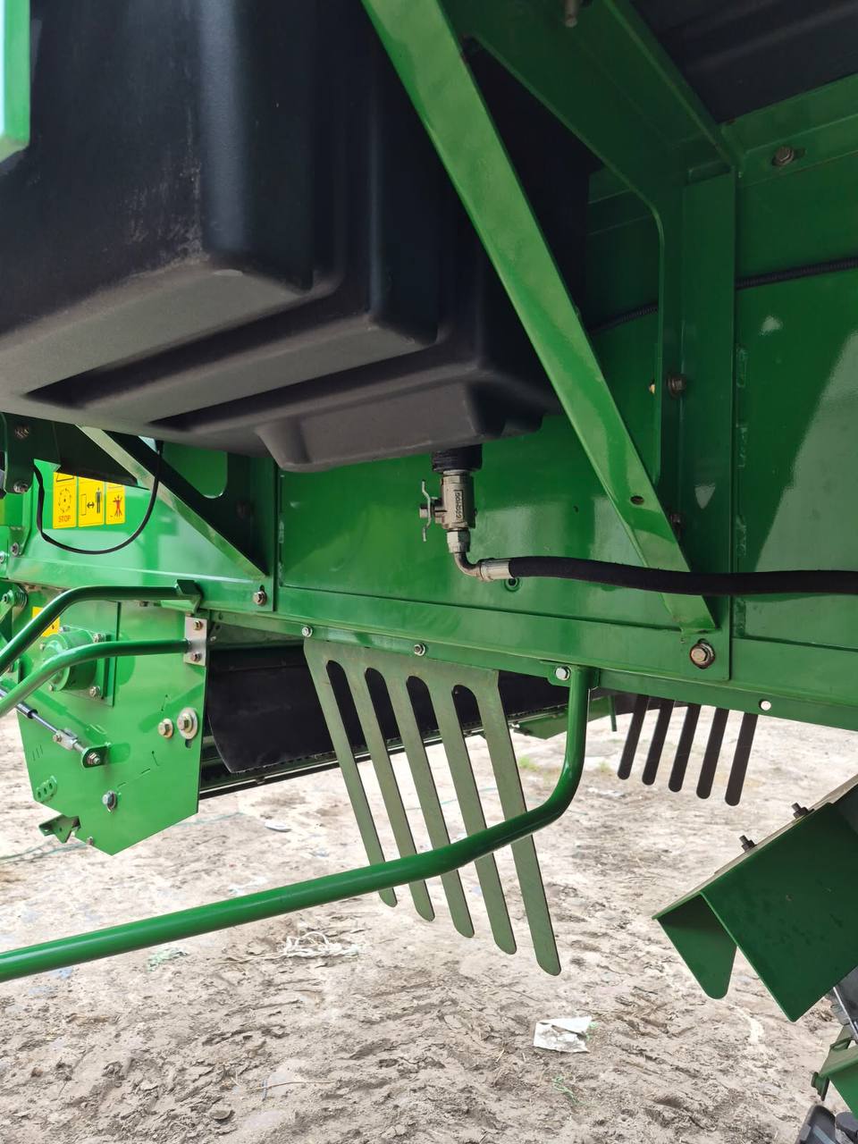 Fotografie 24 z opravy — Oprava palivové nádrže John Deere 9640 — červenec 2026