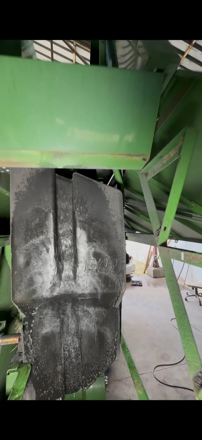 Fotografie 9 z opravy — Oprava palivové nádrže John Deere 1550