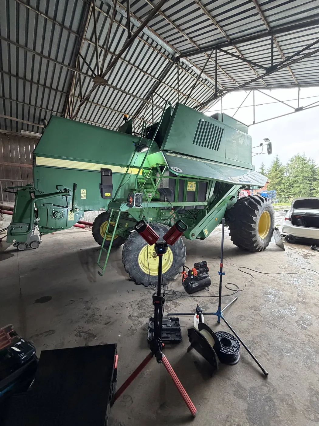 Fotografie 6 z opravy — Oprava palivové nádrže John Deere 1550