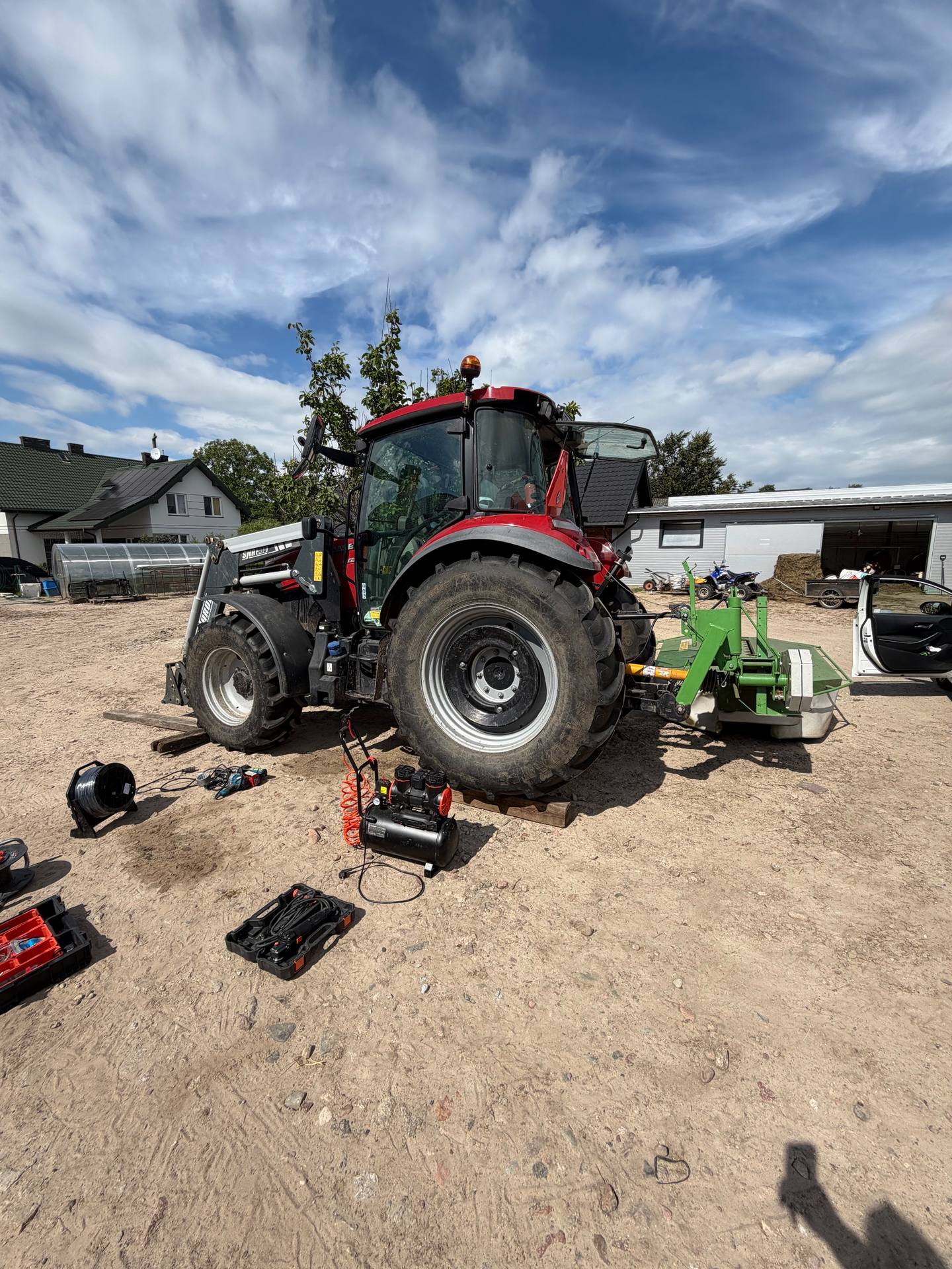 Fotografie 21 z opravy — Oprava palivové nádrže Farmer 8244C