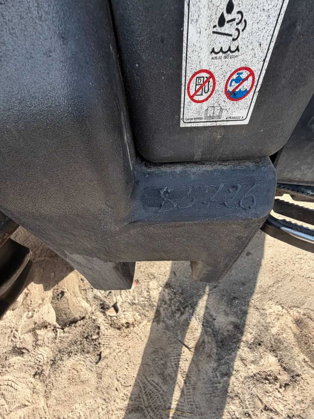 Fotografie 6 z opravy — Oprava palivové nádrže Case Farmall 90C