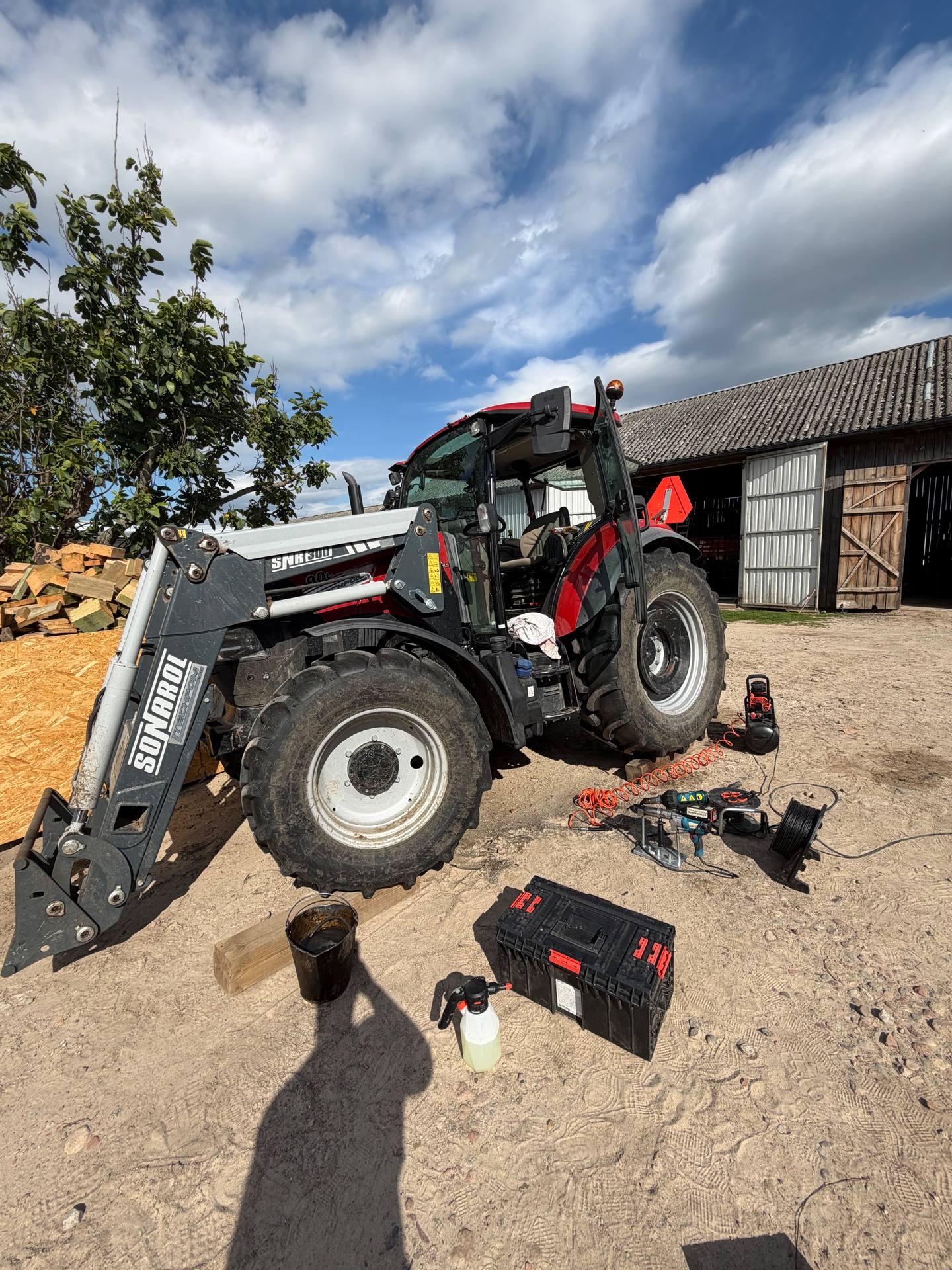 Fotografie 16 z opravy — Oprava palivové nádrže Case Farmall 90C