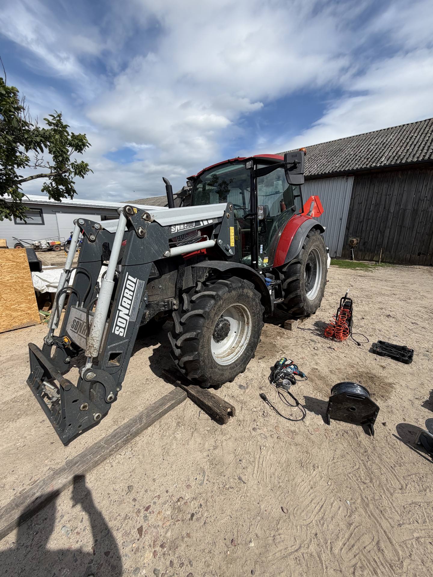 Palivová nádrž — Case Farmall 90C