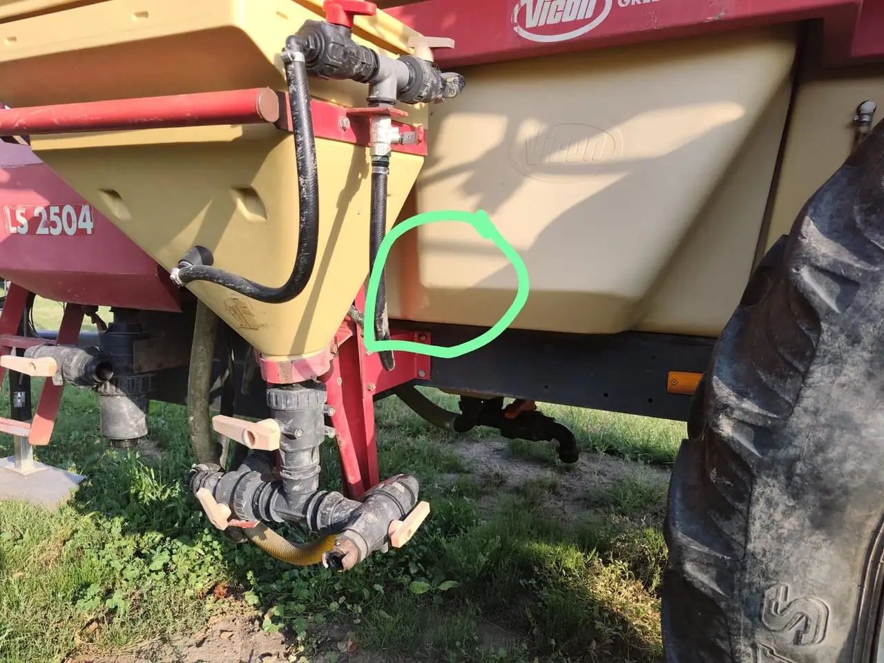 Nádrž postřikovače — Vicon LS 2504