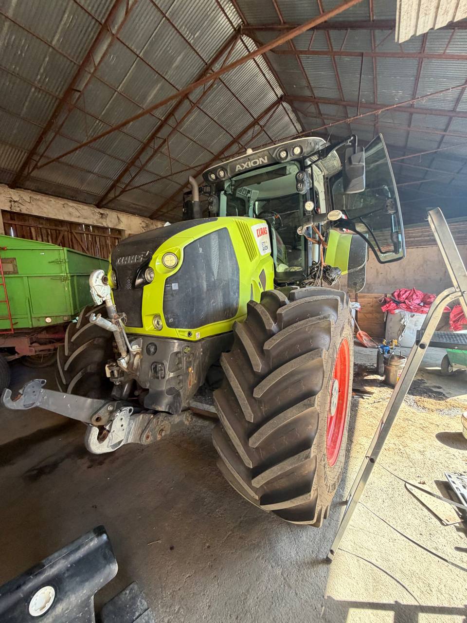 Fotografie 34 z opravy — Oprava palivové nádrže Claas Axion 870