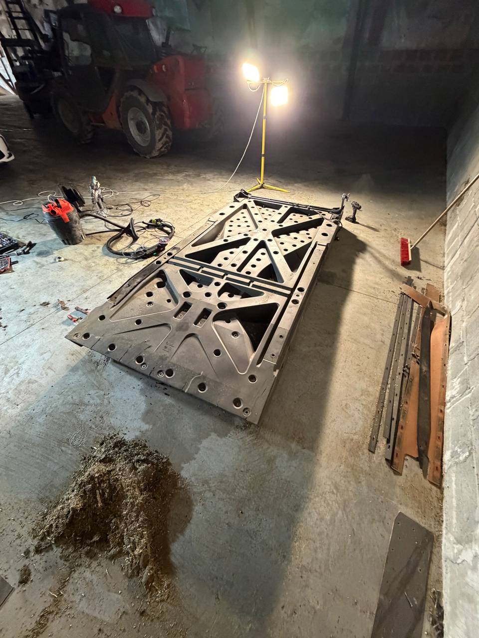Fotografie 8 z opravy — Oprava vynášecího dna Massey Ferguson Ideal 7