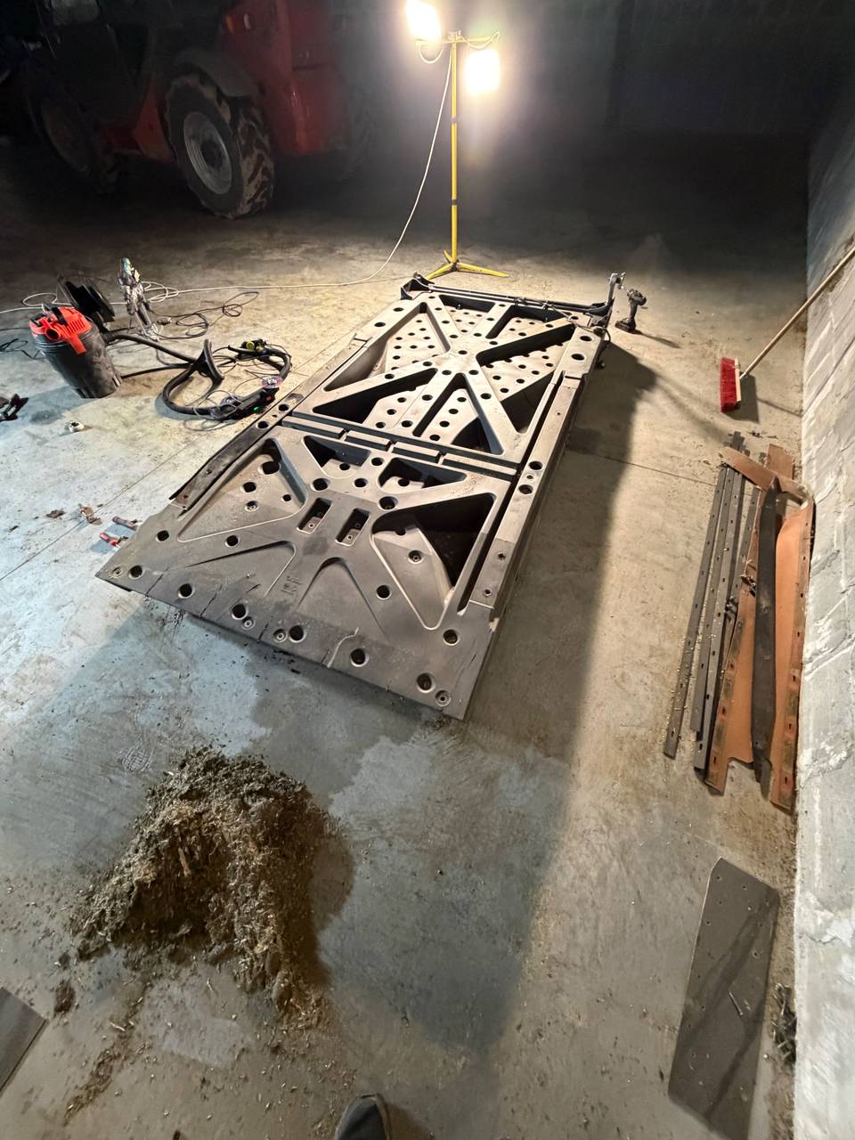 Fotografie 6 z opravy — Oprava vynášecího dna Massey Ferguson Ideal 7