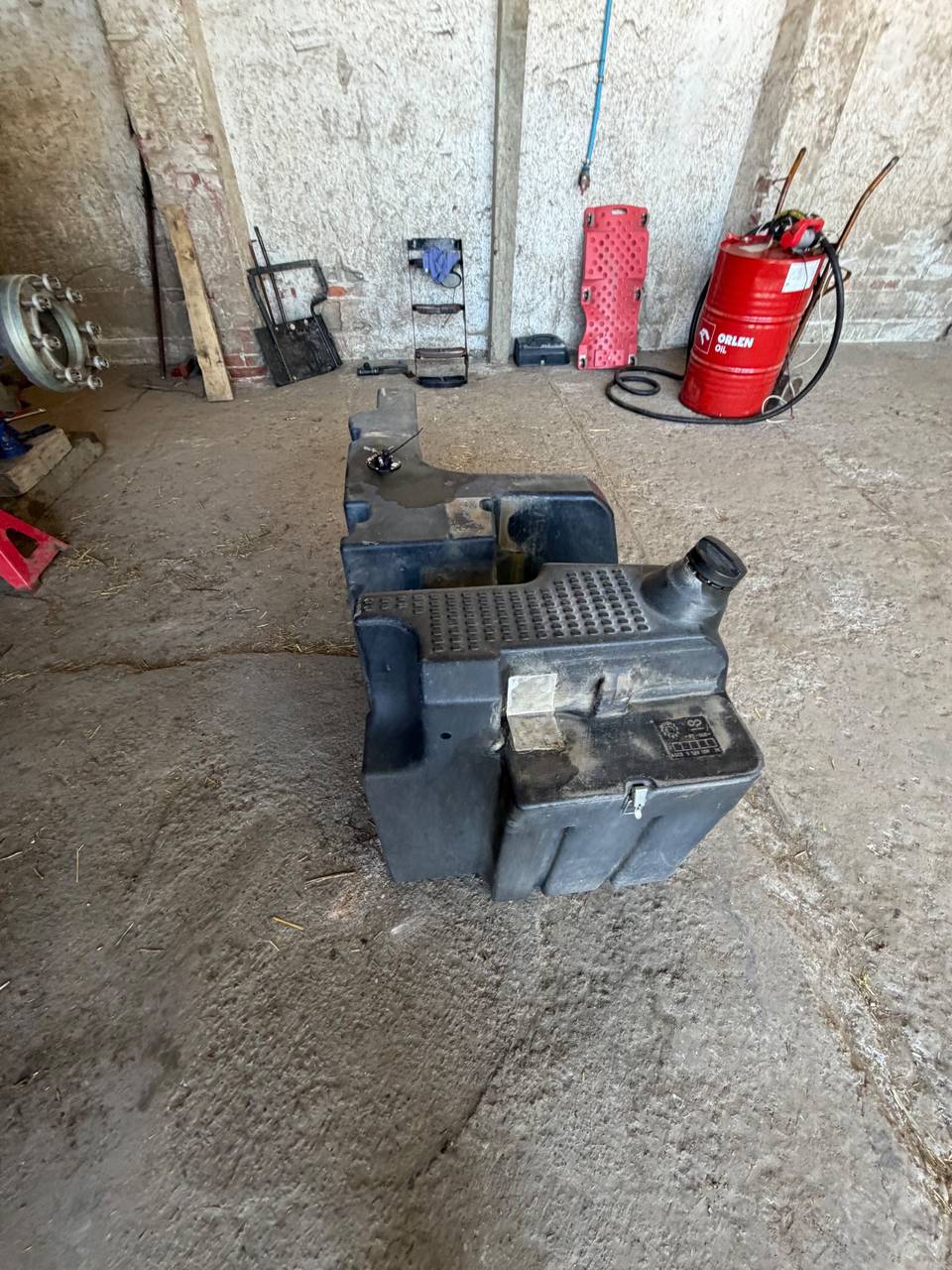 Fotografie 11 z opravy — Oprava palivové nádrže Massey Ferguson — srpen 2026