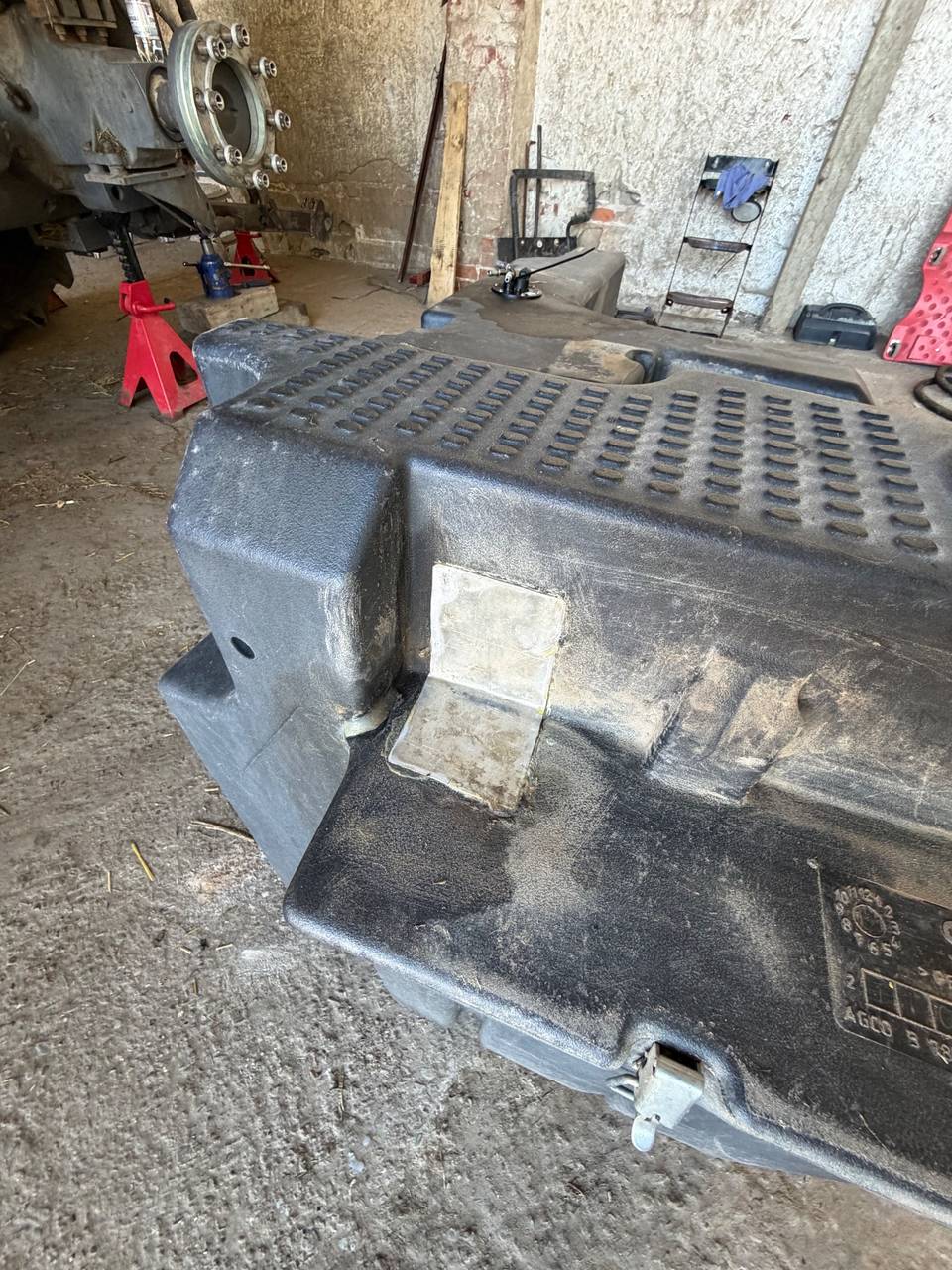 Fotografie 8 z opravy — Oprava palivové nádrže Massey Ferguson — srpen 2026
