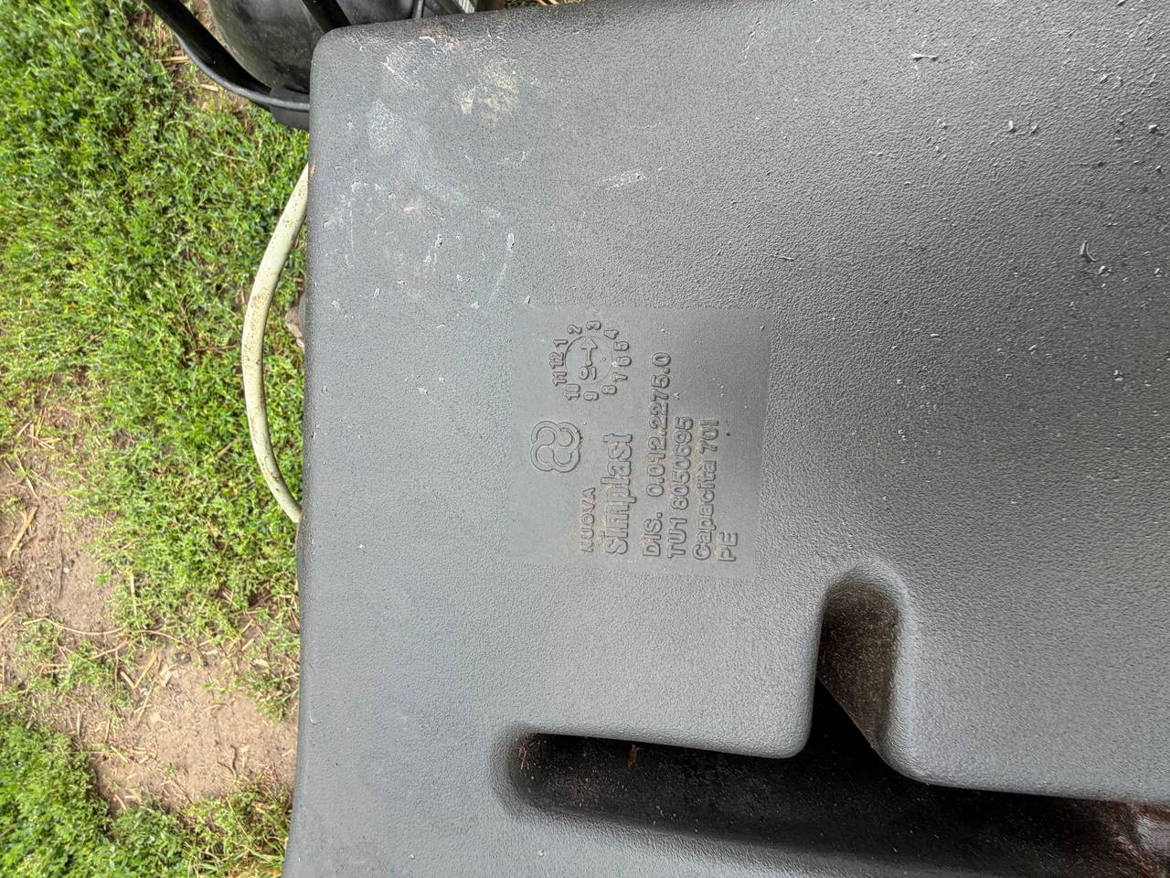Fotografie 10 z opravy — Oprava palivové nádrže Same Roller 60