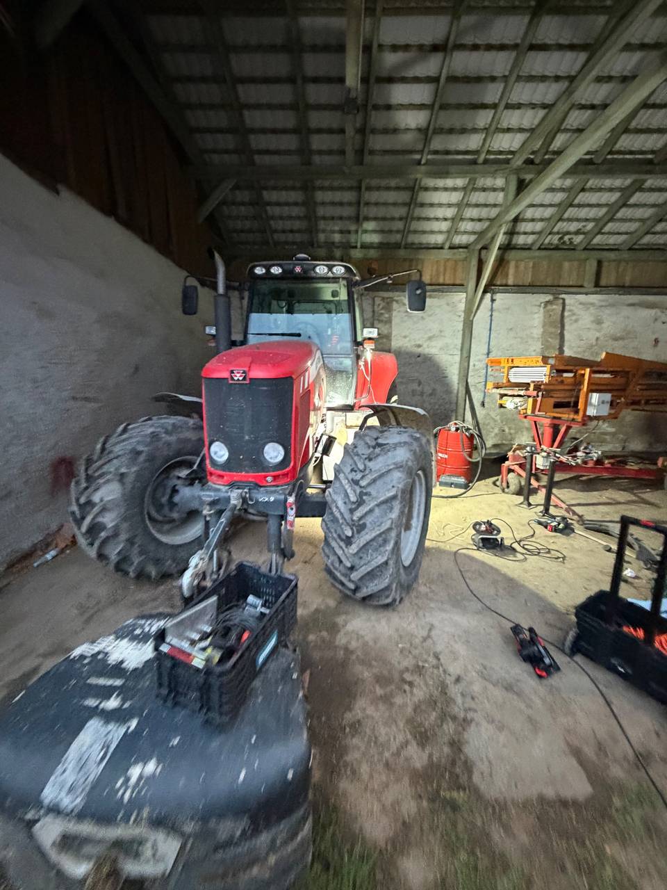 Fotografie 6 z opravy — Oprava palivové nádrže Massey Ferguson 6485