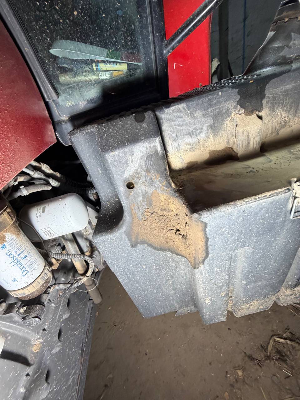 Fotografie 3 z opravy — Oprava palivové nádrže Massey Ferguson 6485