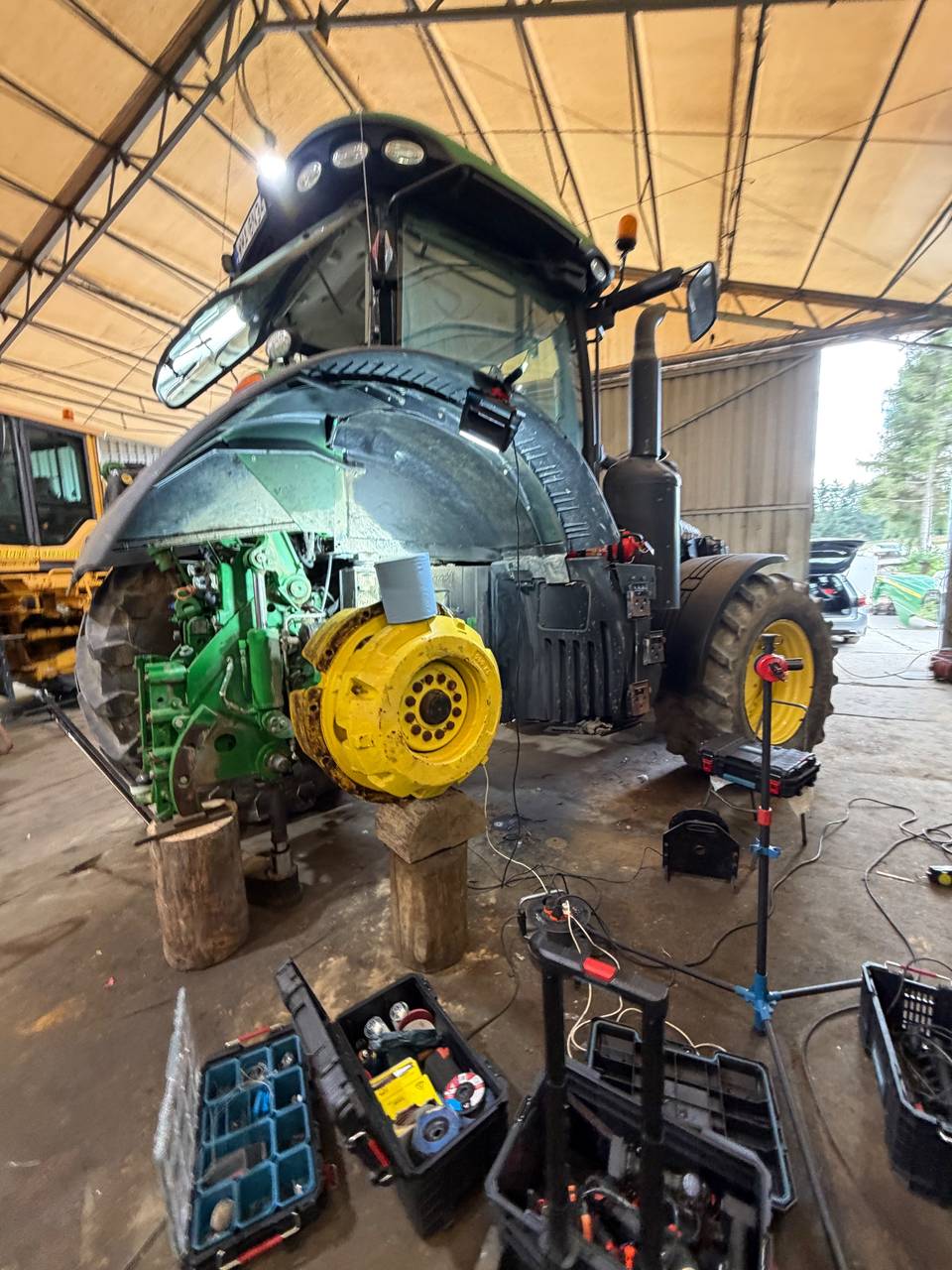Fotografie 15 z opravy — Oprava palivové nádrže John Deere RK8700