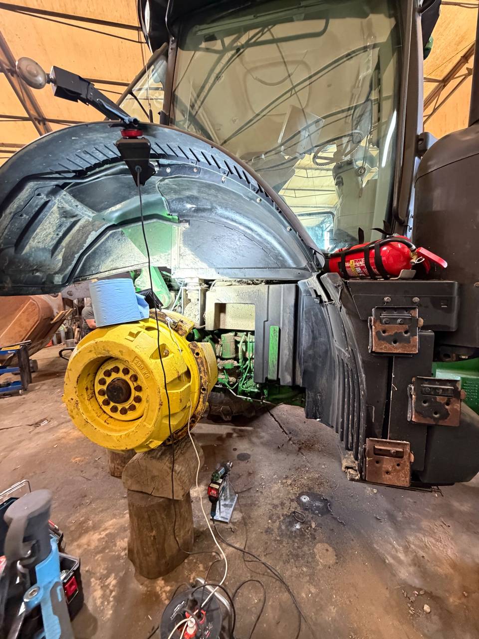 Fotografie 14 z opravy — Oprava palivové nádrže John Deere RK8700