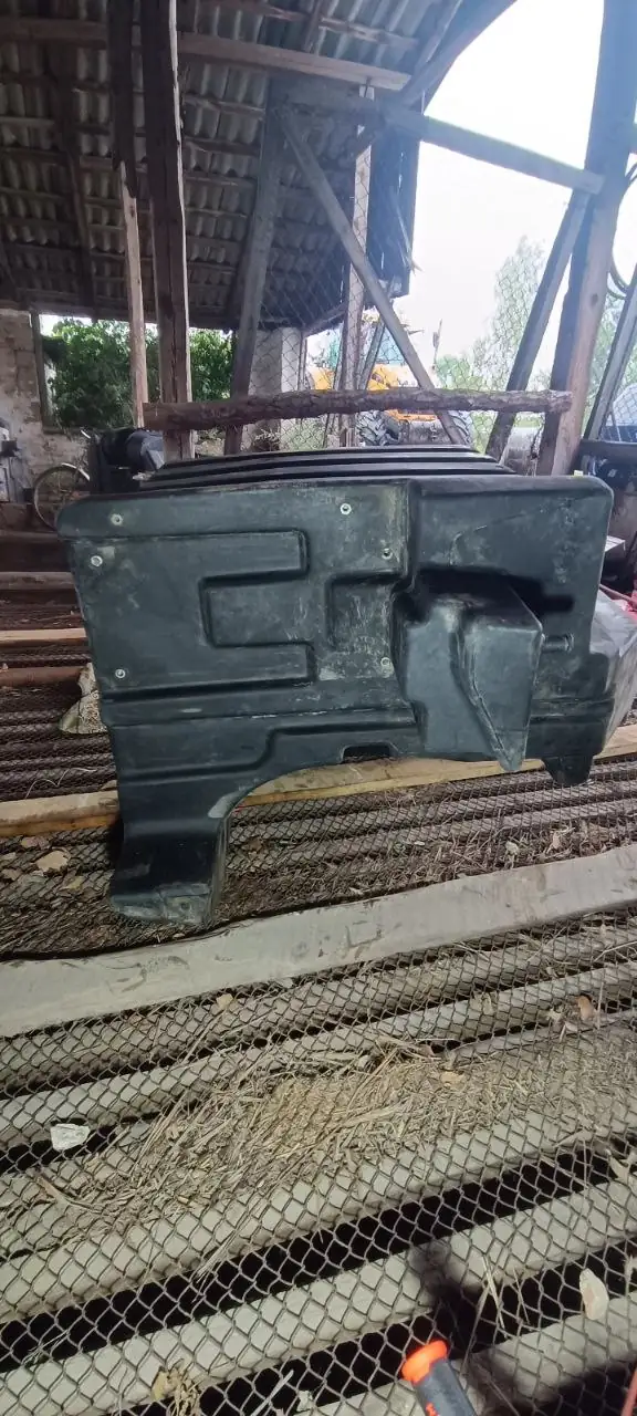 Palivová nádrž — Case 340