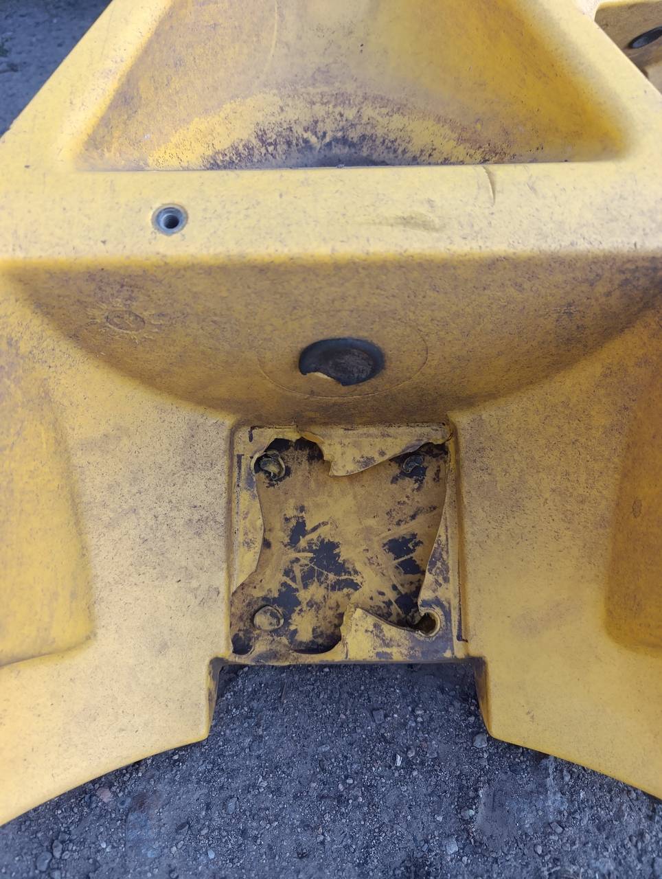 Fotografie 17 z opravy — Oprava děliče porostu New Holland — praskliny