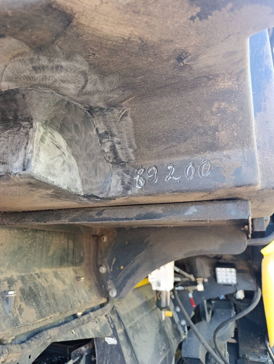 Fotografie 15 z opravy — Oprava palivové nádrže New Holland CR 9.80