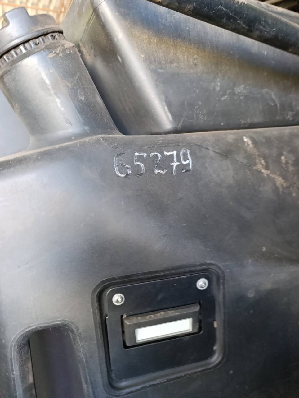 Fotografie 6 z opravy — Oprava palivové nádrže Fendt 4038