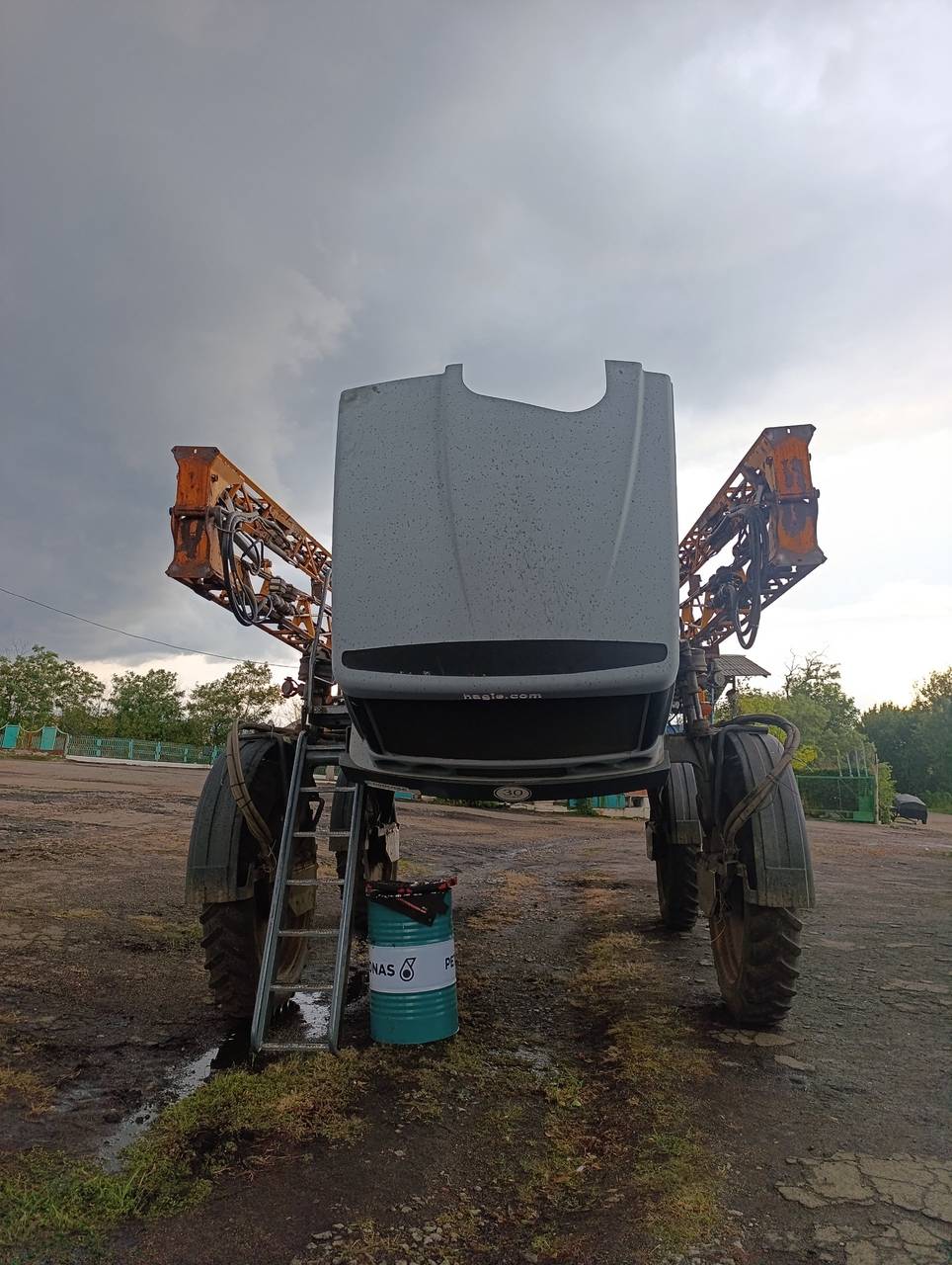 Fotografie 16 z opravy — Oprava palivové nádrže Hardi CC20