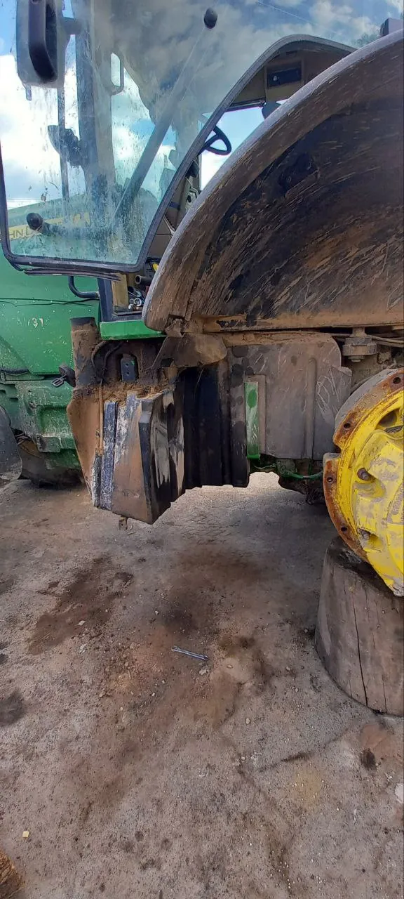 Fotografie 10 z opravy — Oprava palivové nádrže John Deere 8430