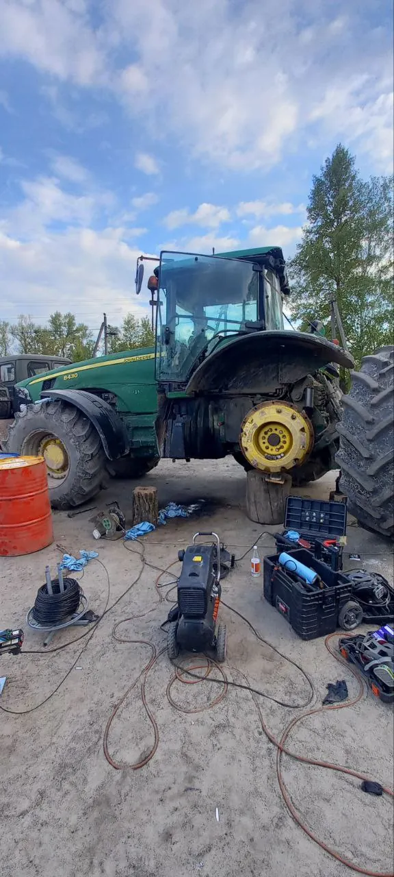 Fotografie 16 z opravy — Oprava palivové nádrže John Deere 8430