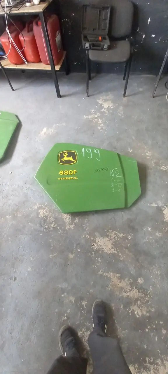 Fotografie 49 z opravy — Oprava děliče porostu John Deere