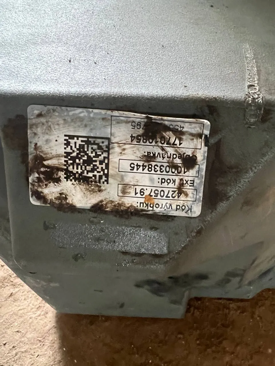 Palivová nádrž — John Deere 8R370
