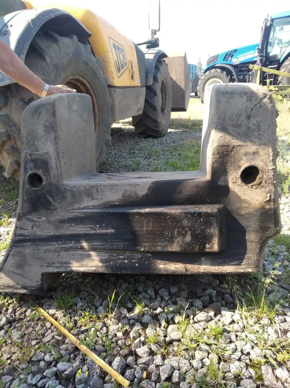 Fotografie 28 z opravy — Oprava palivové nádrže JCB 531-70